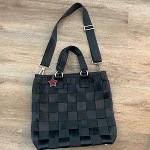 Harvey’s Seatbelt Messenger